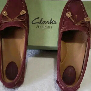 Clarks Artisan Women's Burgandy Suede Slip On Loafer shoes size 7 with tassel